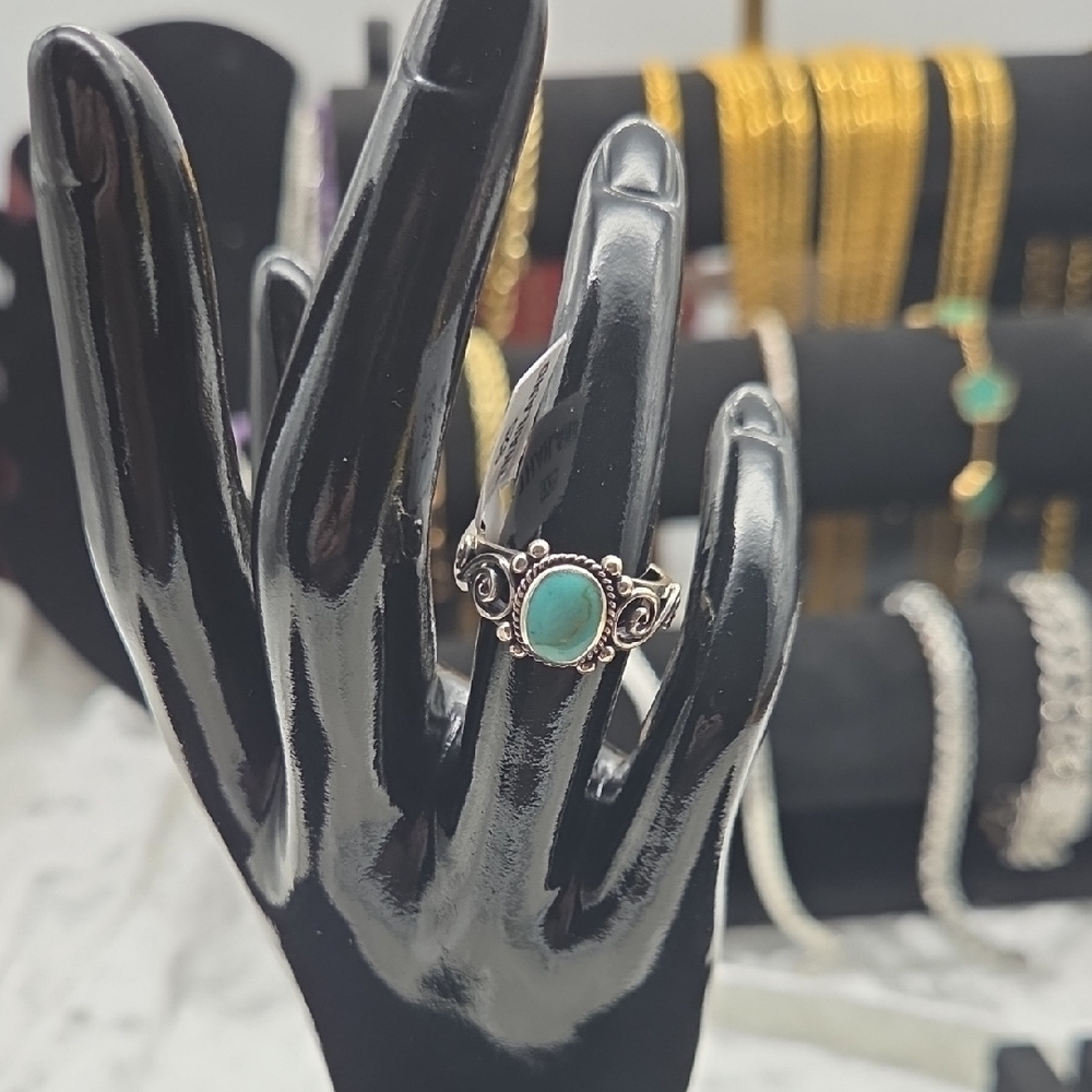 Elegant Silver and Turquoise Ring